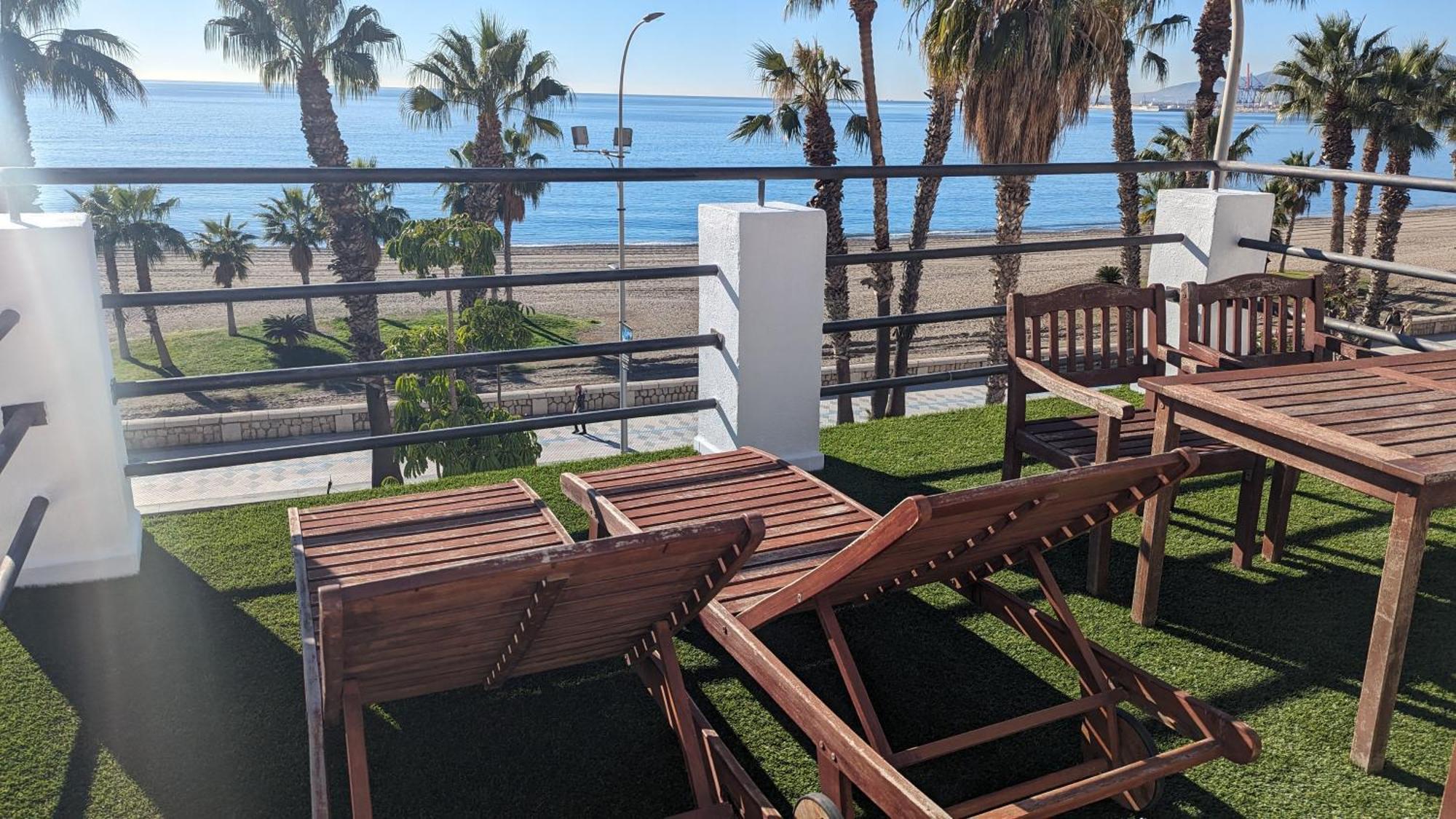 Loft Con Gran Terraza En Primera Linea De Playa Malaga Exterior photo