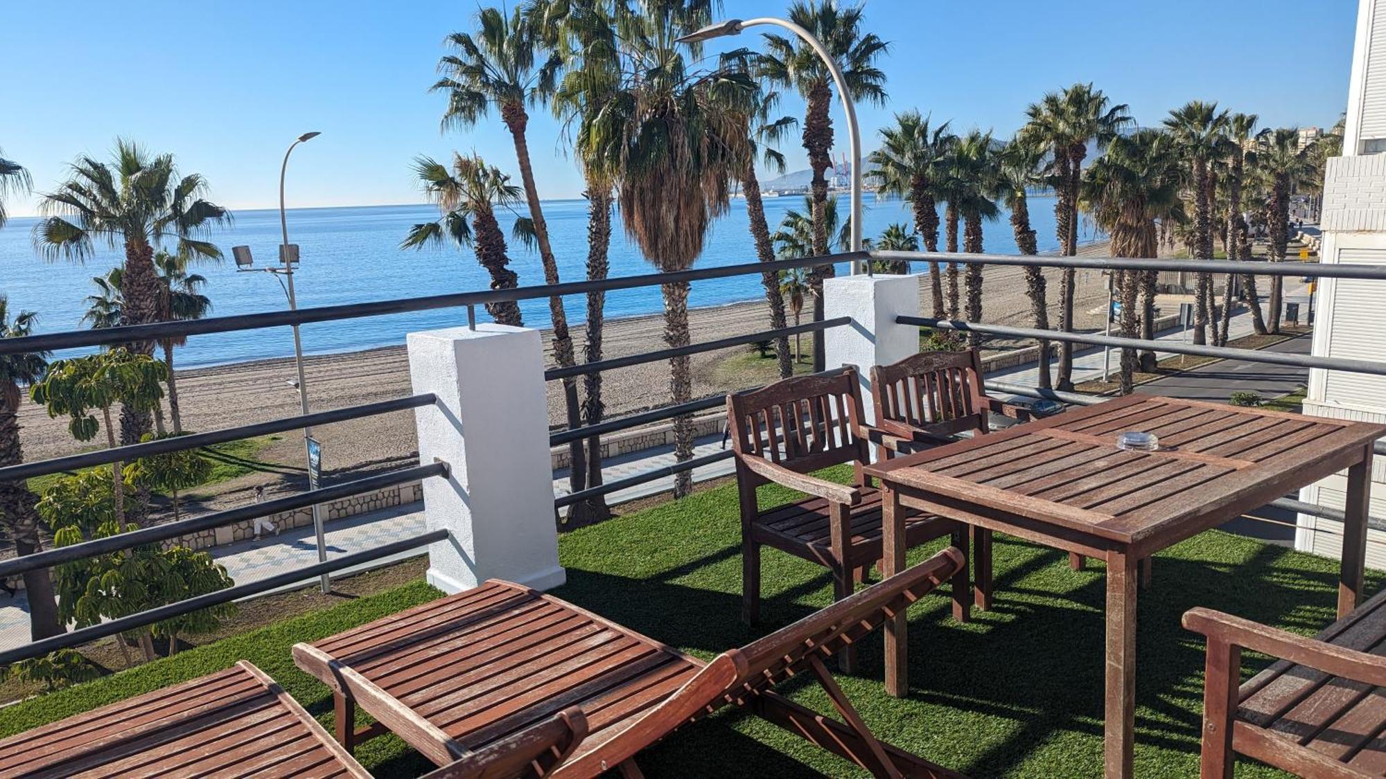 Loft Con Gran Terraza En Primera Linea De Playa Malaga Exterior photo