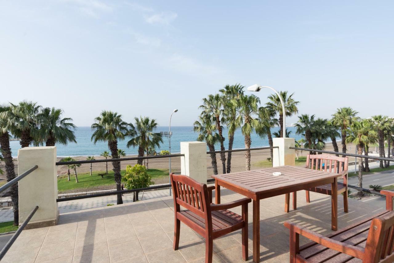 Loft Con Gran Terraza En Primera Linea De Playa Malaga Exterior photo